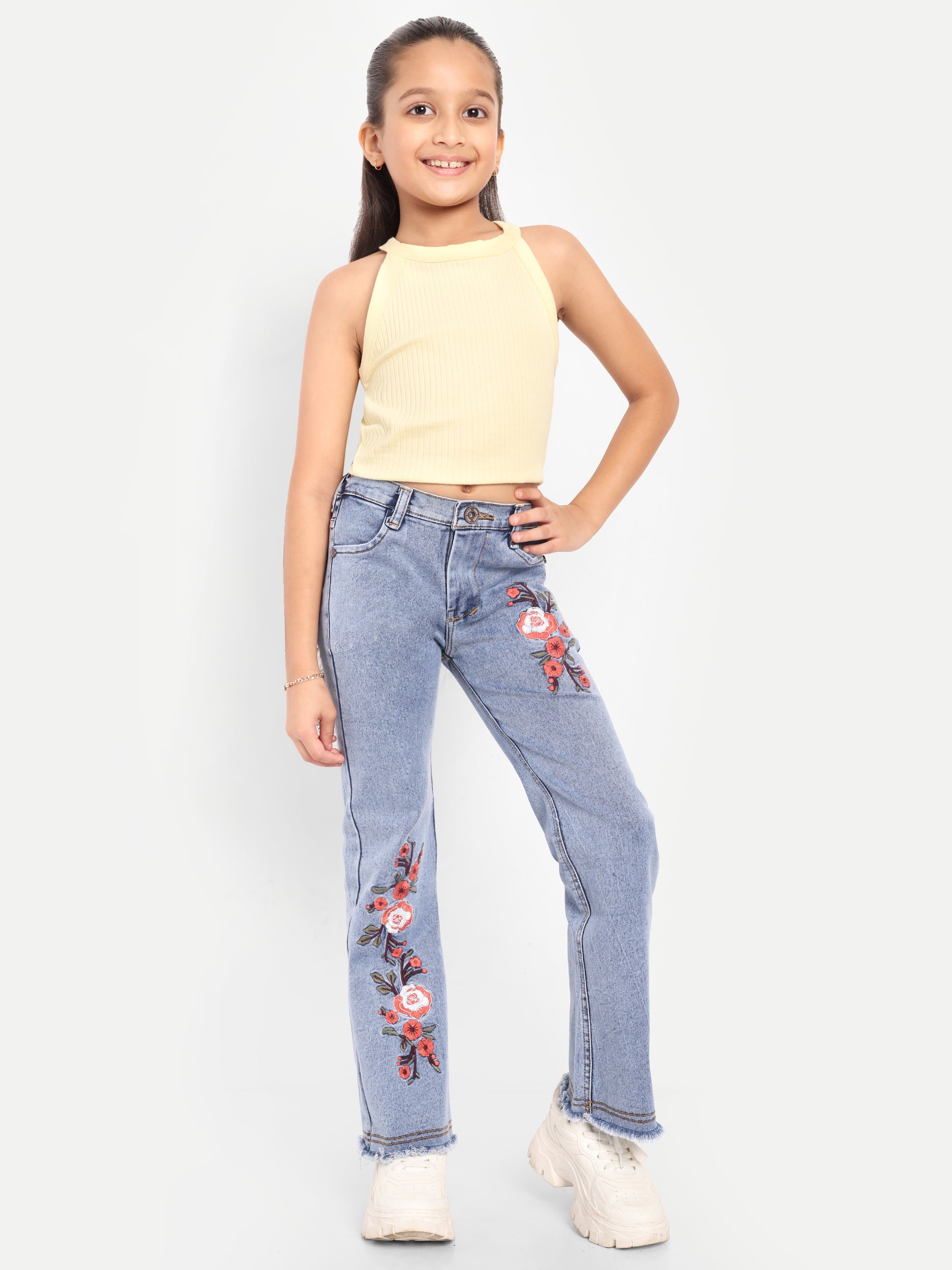 Stretchable Flared Jeans with Flower Embroidery