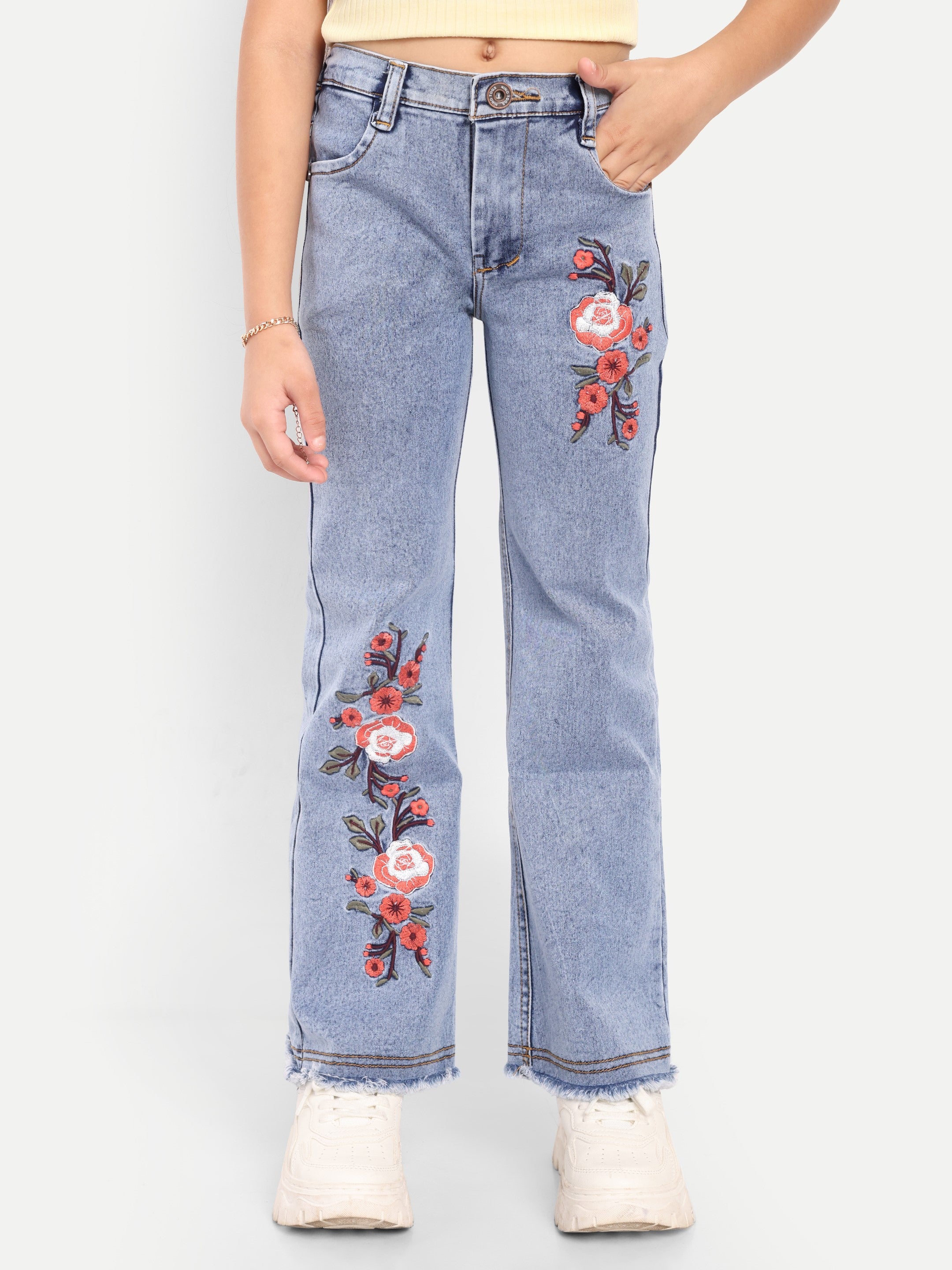 Stretchable Flared Jeans with Flower Embroidery