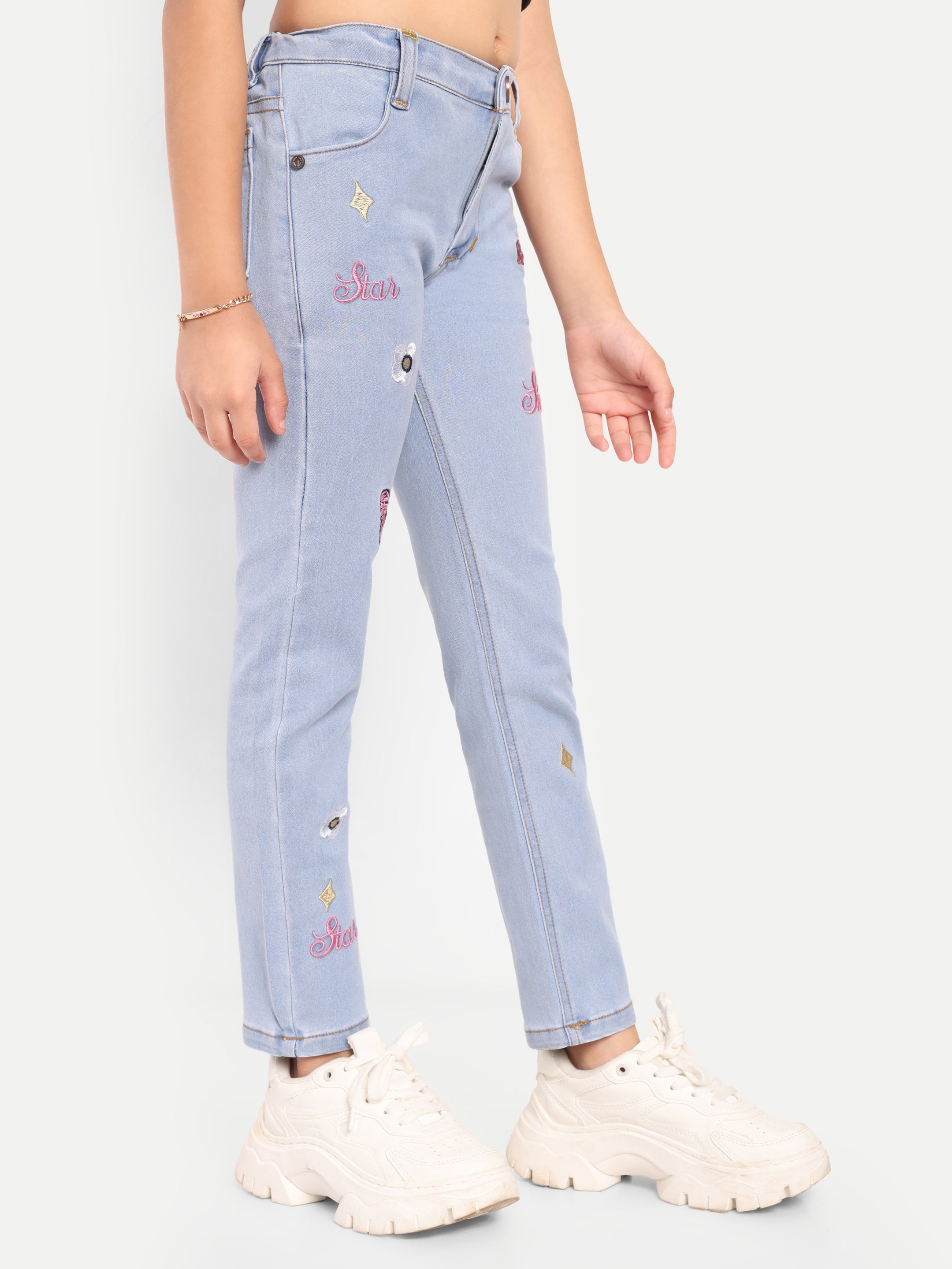 Stretchable Narrow Jeans with All Over Embroidery