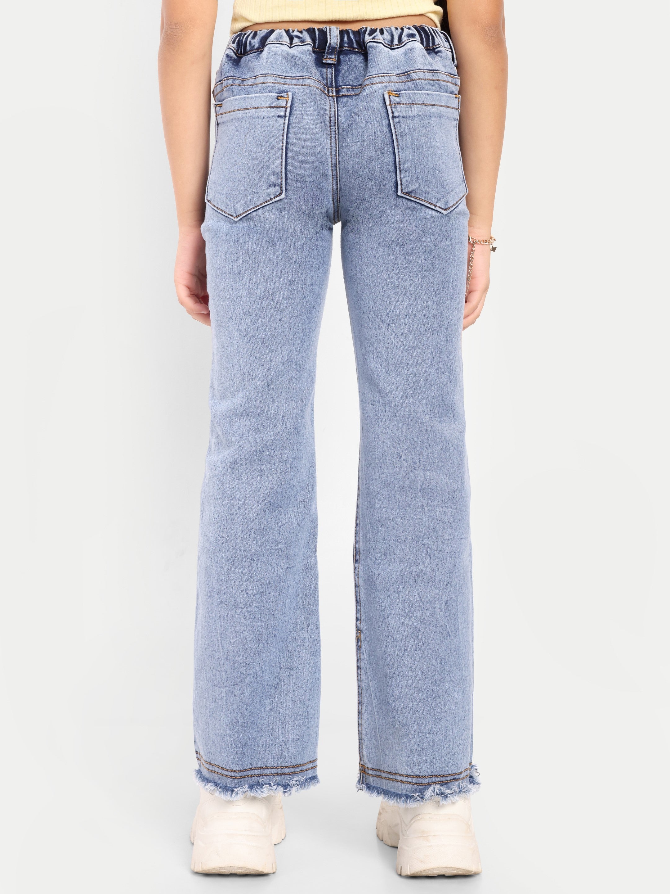 Stretchable Flared Jeans with Flower Embroidery