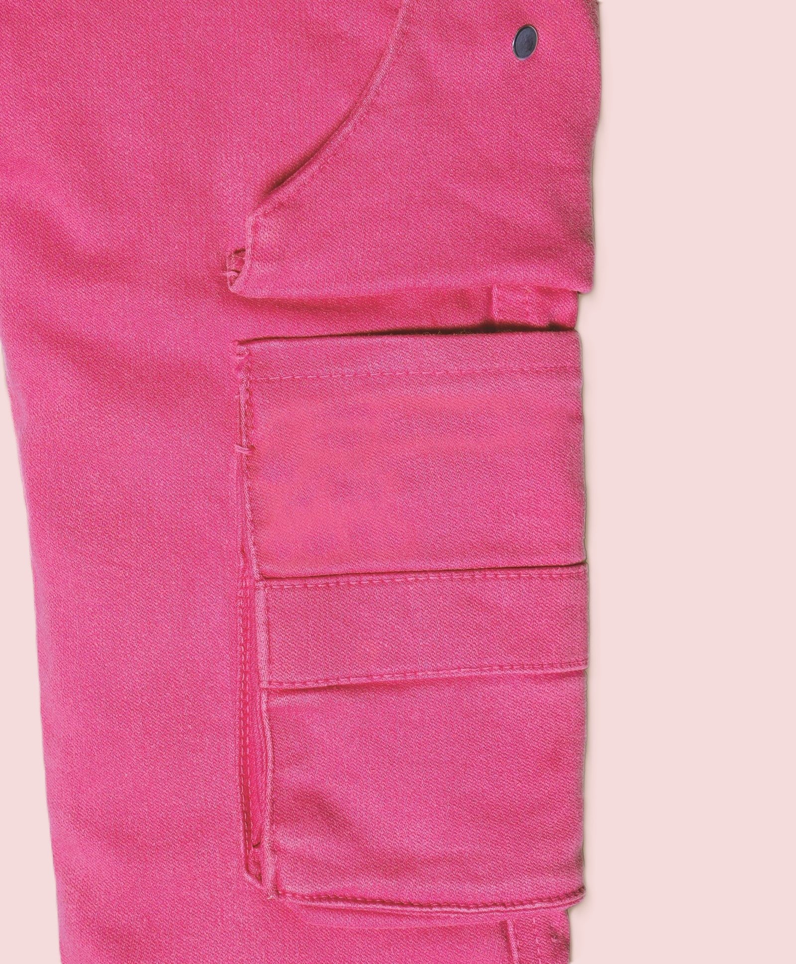 Stretchable Fancy Color Jeans with Side Box Pockets