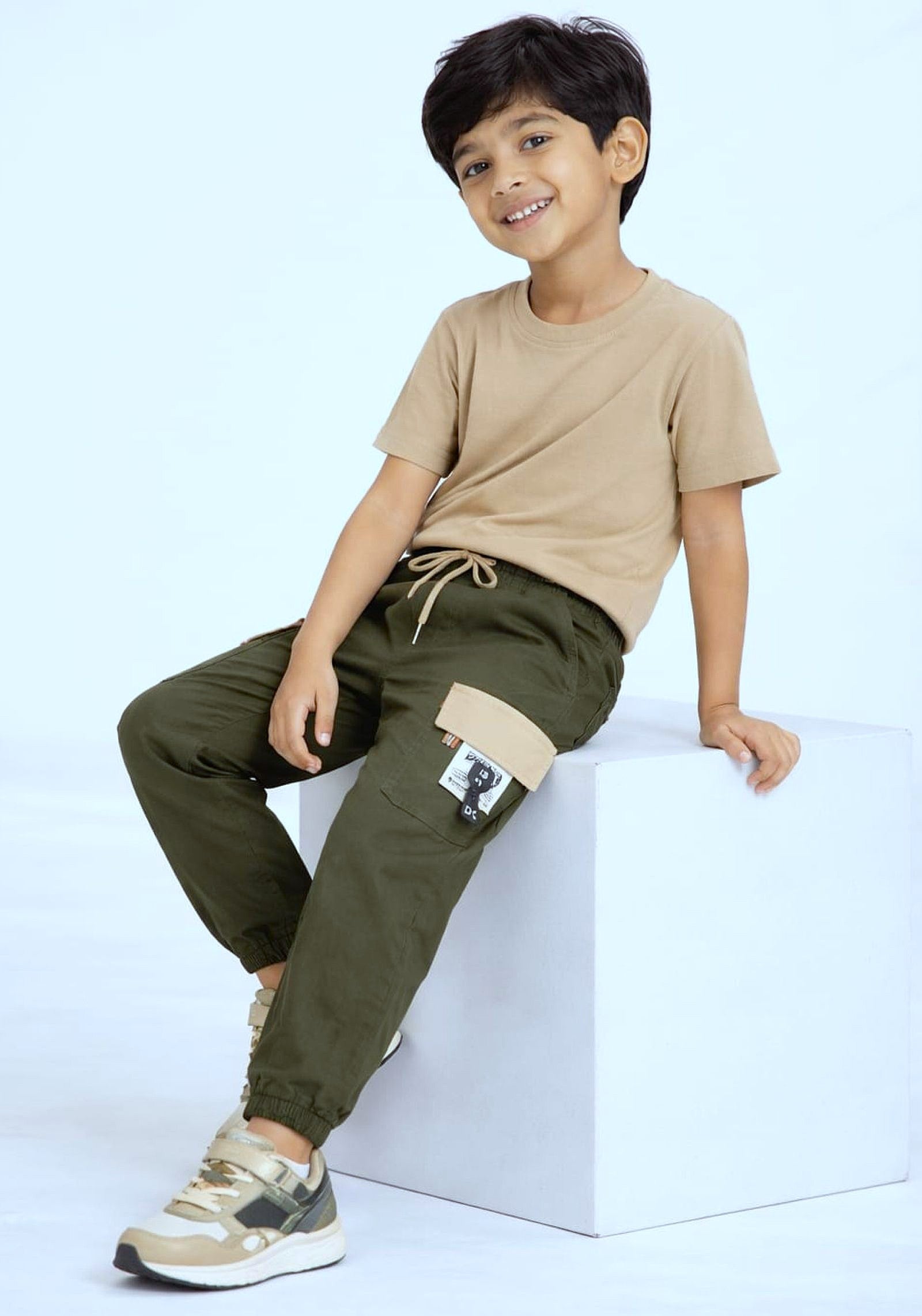 Cotton Woven Cargo Pants with Fancy Side Pockets - Military Green