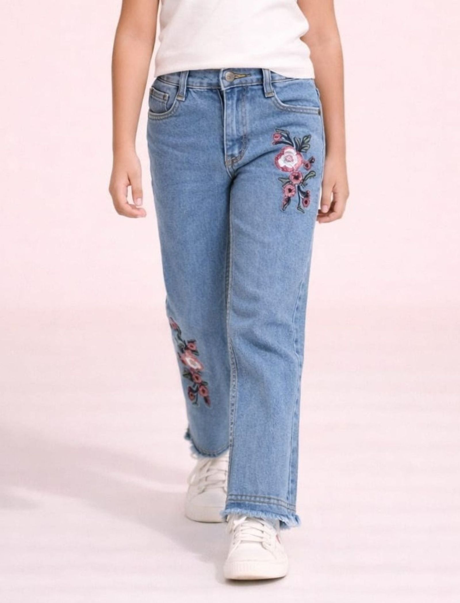 Stretchable Flared Jeans with Flower Embroidery