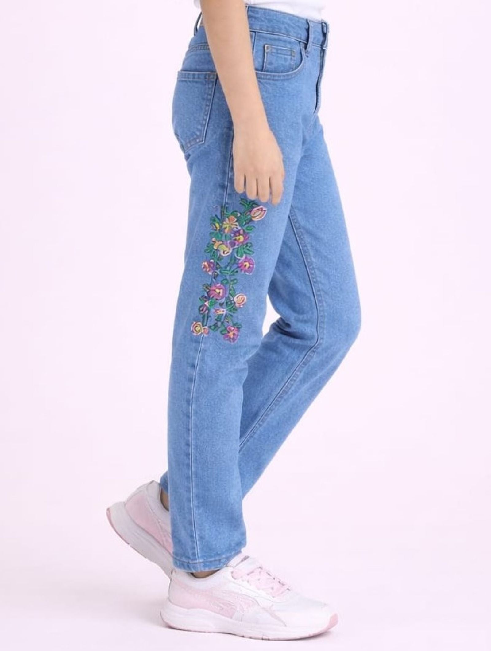Stretchable Narrow Jeans with Flower Embroidery