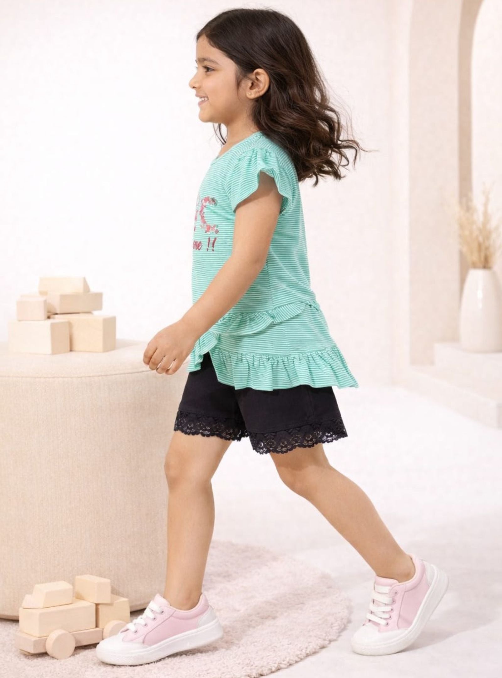 Girls Sequined Ruffle Top with Shorts G.